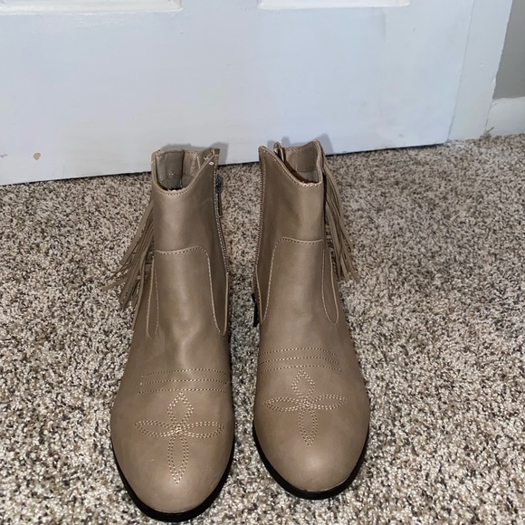 Sam & Libby - Picture 1 of 5